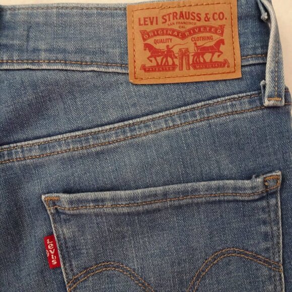Levi’s Women’s Embroidered Skinny Jeans Size 27x31 Blue Denim Stretch Mid Rise - Picture 7 of 10